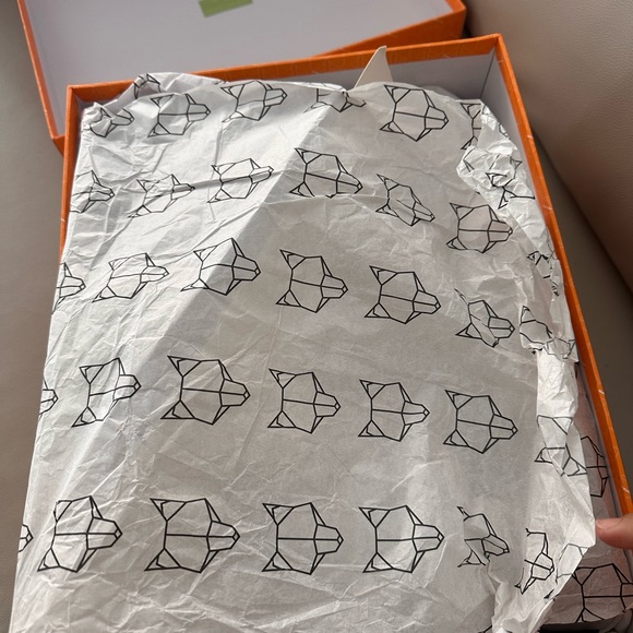 New sneakers Wolfe I bought them but the size didn't fit me. - Picture 10 of 10